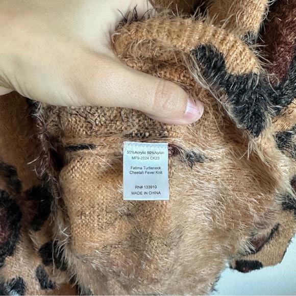 NWOT Show me your MuMu cheetah fever fuzzy turtle neck sweater - Picture 7 of 8